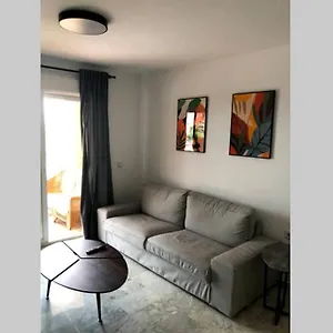  Apartamento Cozy 2 Bedroom Apartment. Parking Included.